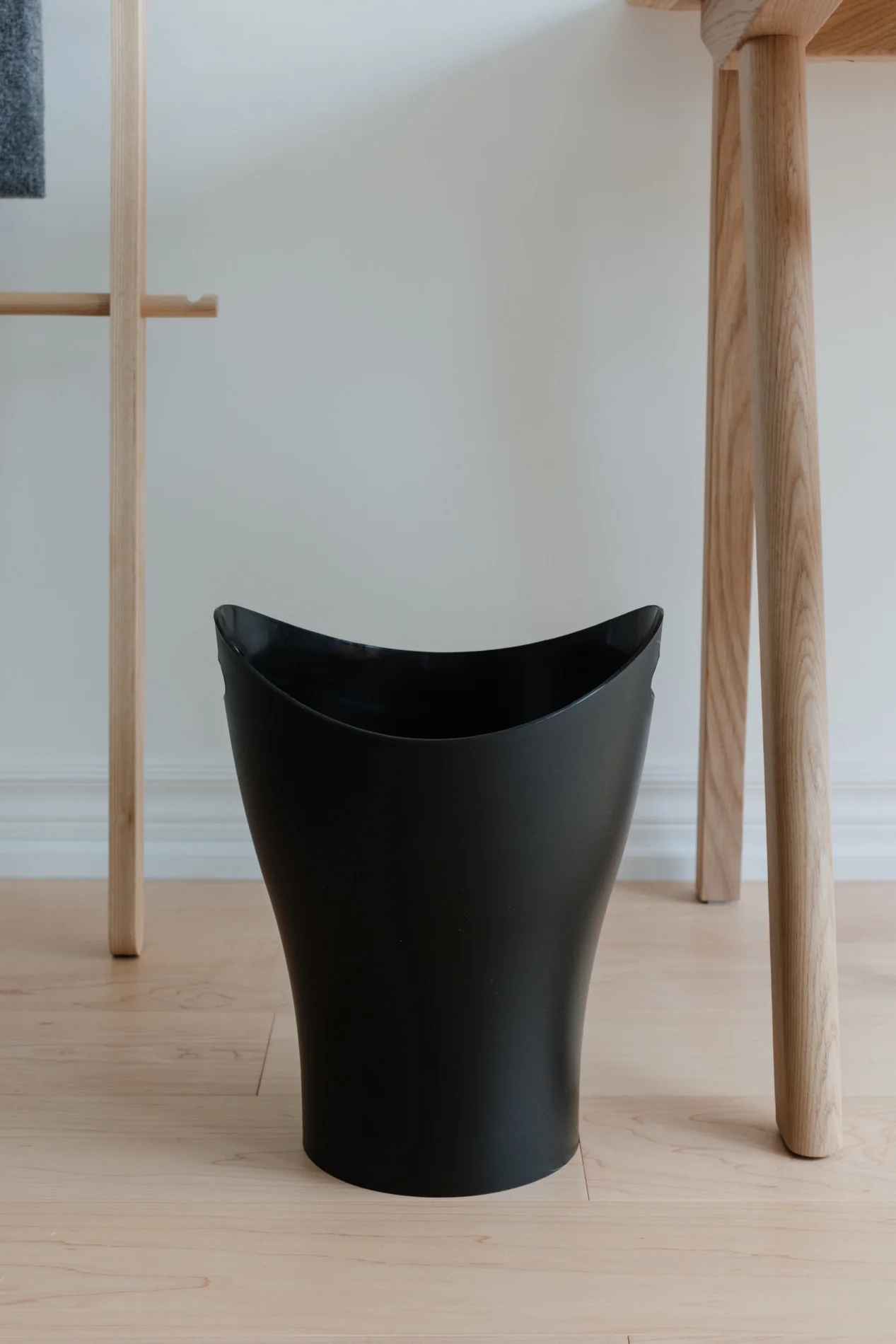 UMBRA Garbino Trash Can - Image 4