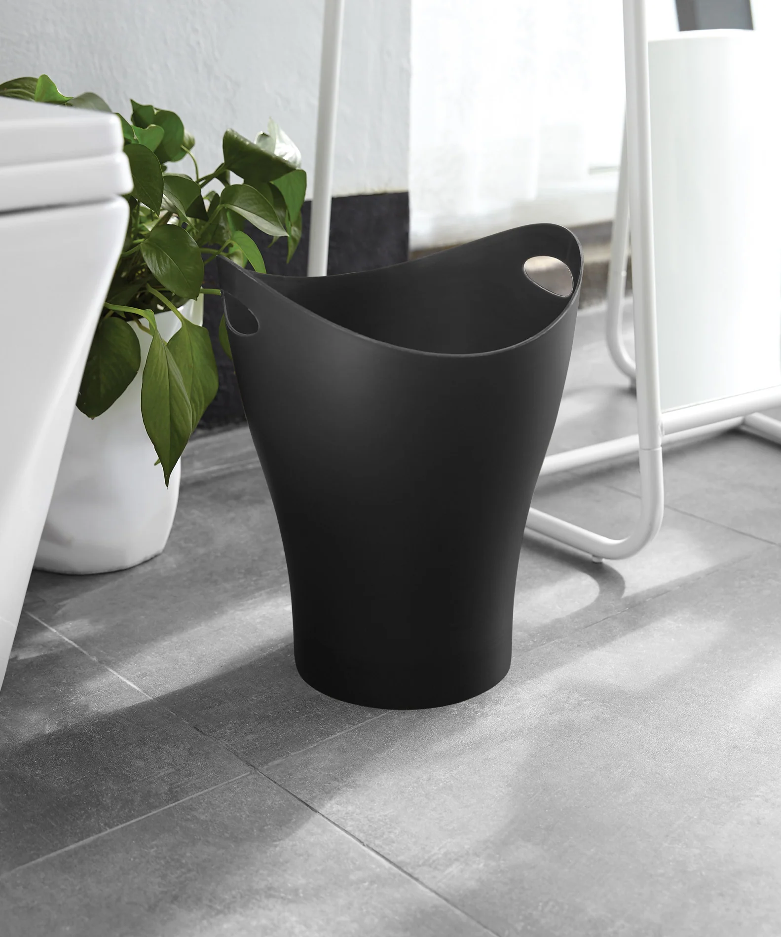 UMBRA Garbino Trash Can - Image 2