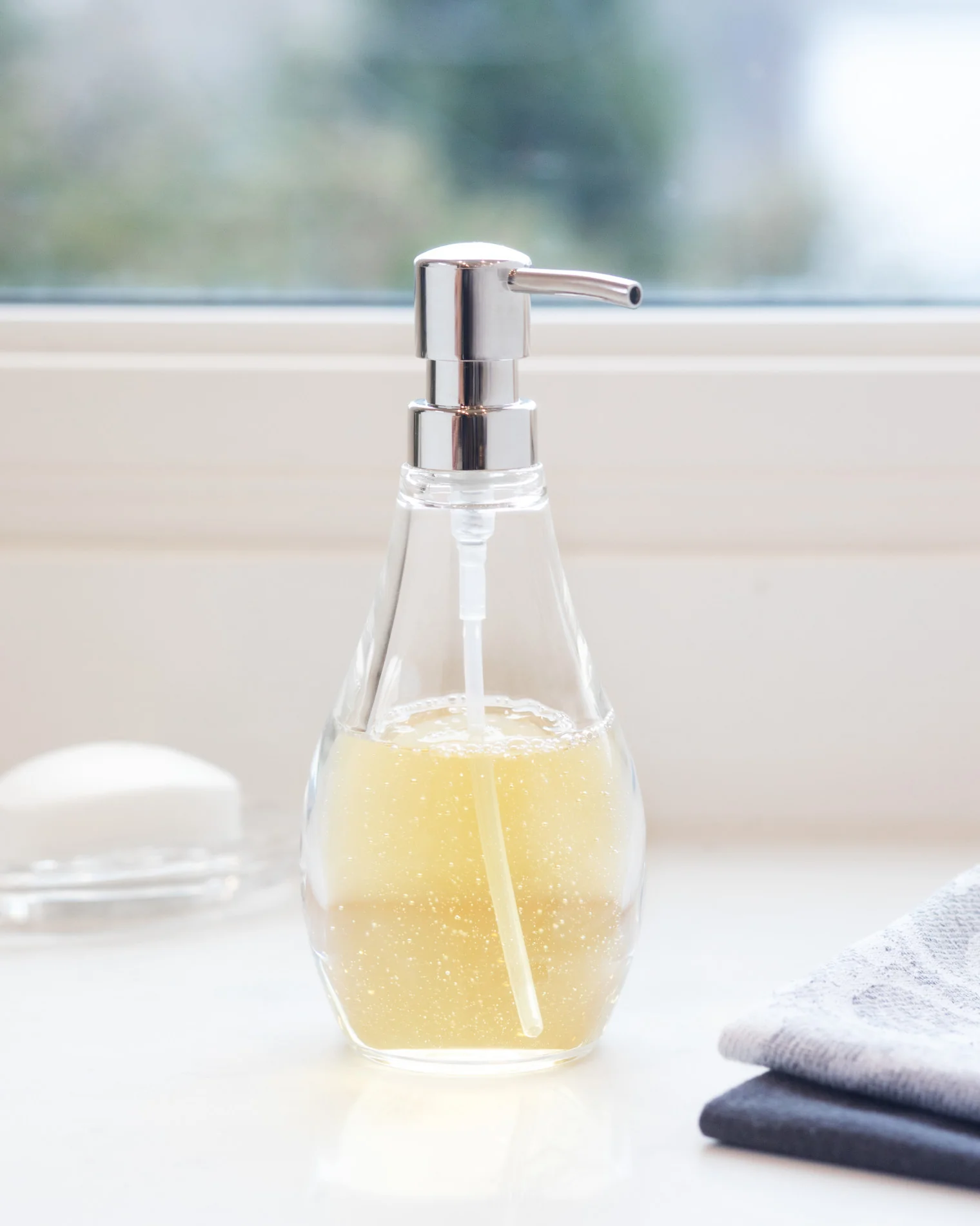 UMBRA Droplet Soap Pump - Image 3