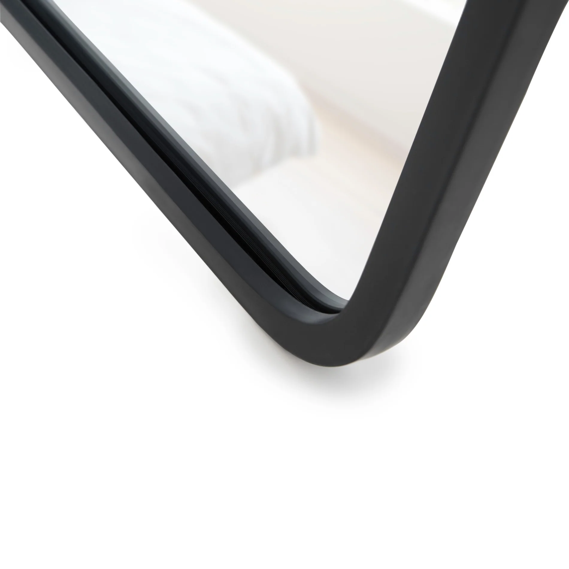UMBRA Hub Leaning Mirror - Image 6
