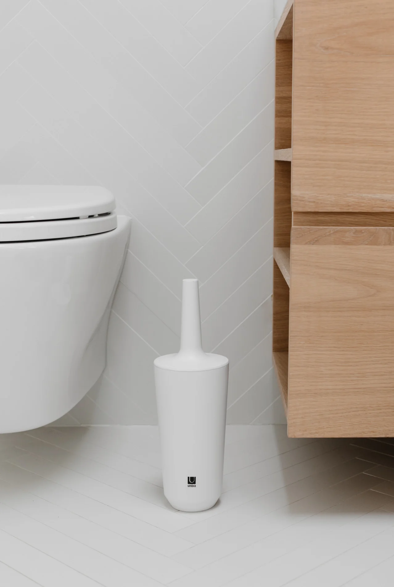 UMBRA Step Toilet Brush - Image 3