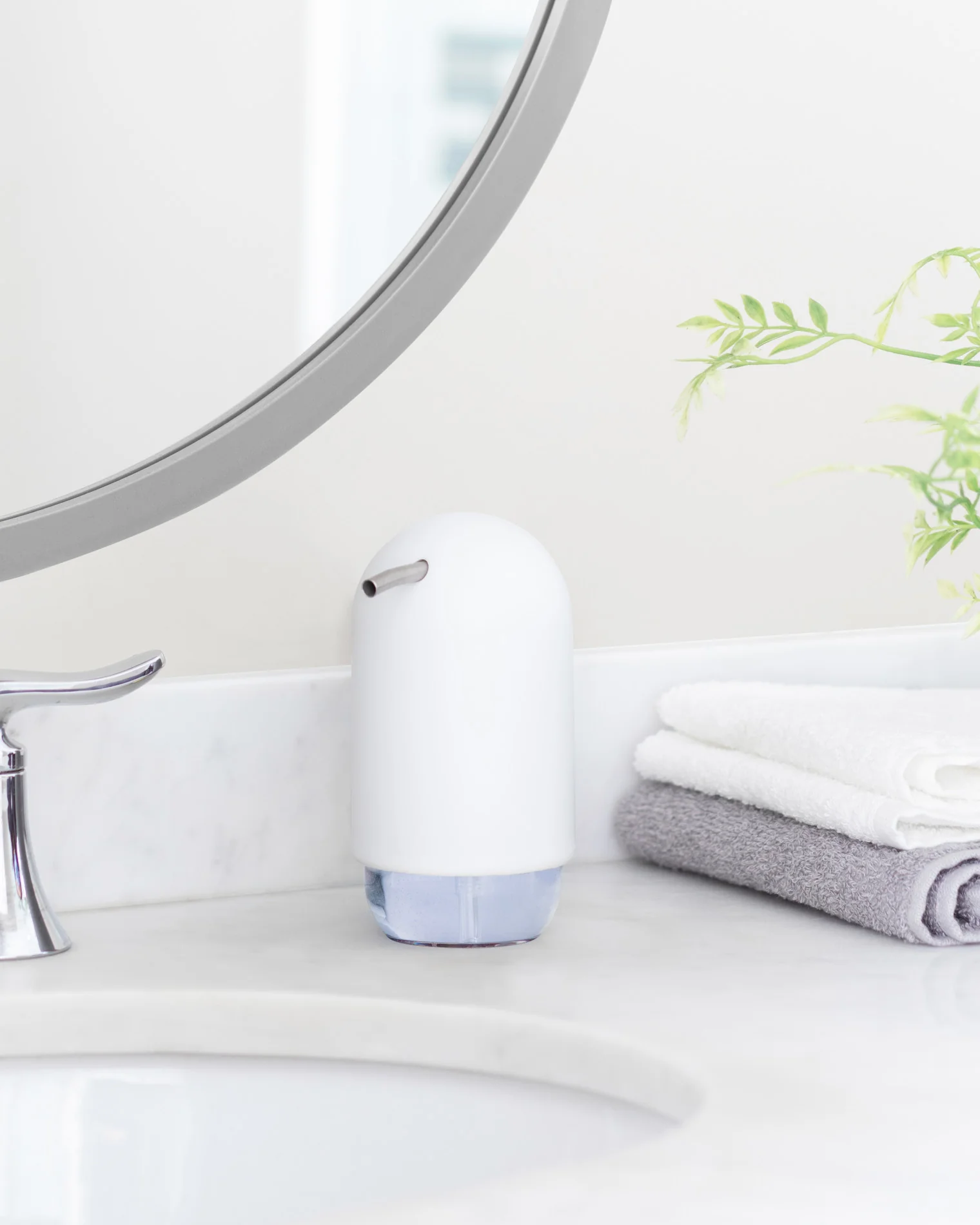 UMBRA Touch Soap Pump - Image 3